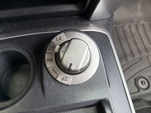 Used 2014 Toyota 4Runner SR5 image 13