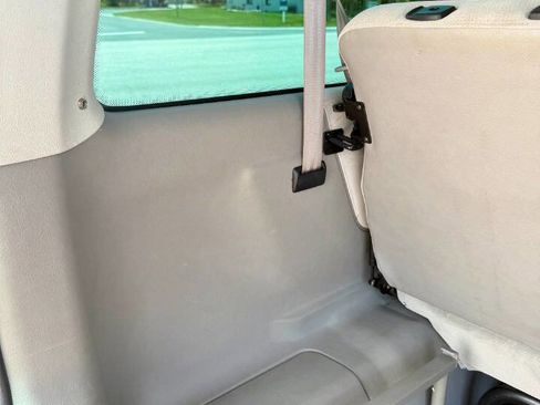 Used 2003 Volkswagen Eurovan MV image 24