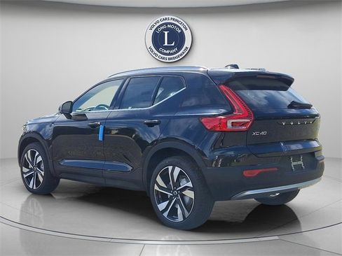 New 2025 Volvo XC40 B5 Ultra w/ Climate Package image 5