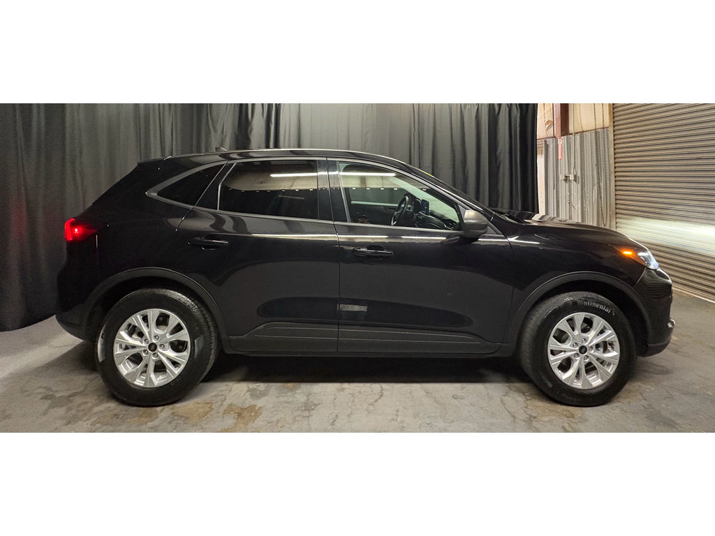 Used 2025 Ford Escape Active AWD/4WD image 4