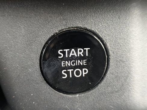 Used 2024 Nissan Rogue SV image 32