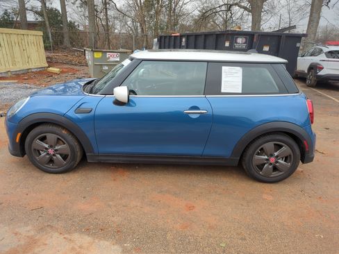 Used 2024 MINI Cooper 2-Door Hardtop image 8