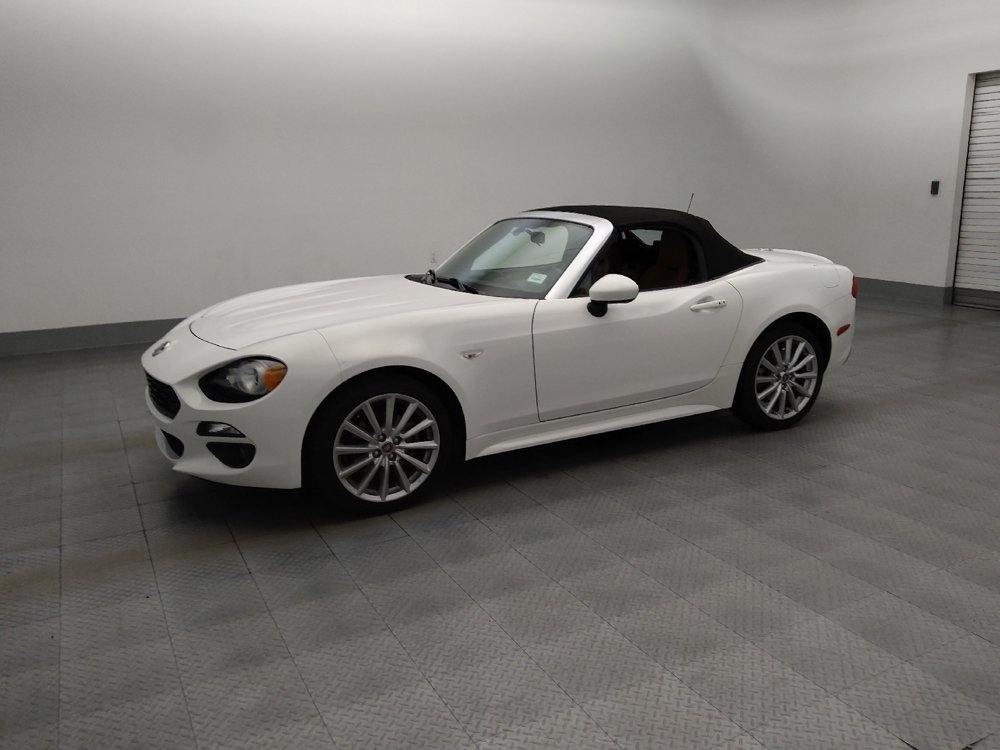 Used 2017 FIAT 124 Spider Lusso RWD image 2