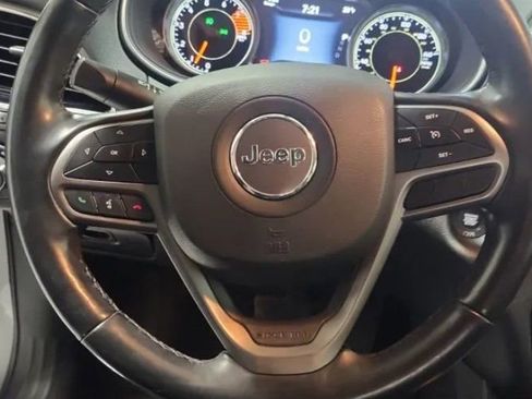 Used 2020 Jeep Cherokee Limited image 10