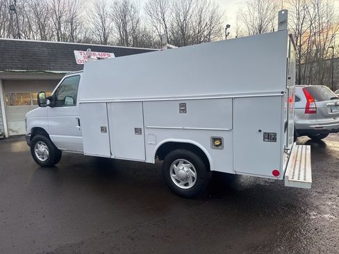 Used 2016 Ford E-350 and Econoline 350 Super Duty w/ Power Windows & Locks Group image 27