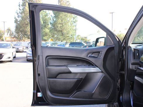 Used 2015 Chevrolet Colorado LT w/ LT Convenience Package RWD image 2