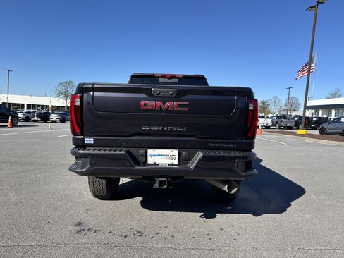 New 2026 GMC Sierra 2500 Denali w/ Denali Reserve Package AWD/4WD image 9
