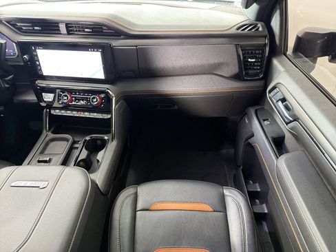 Used 2025 GMC Sierra 2500 AT4 w/ AT4 Premium Plus Package AWD/4WD image 29
