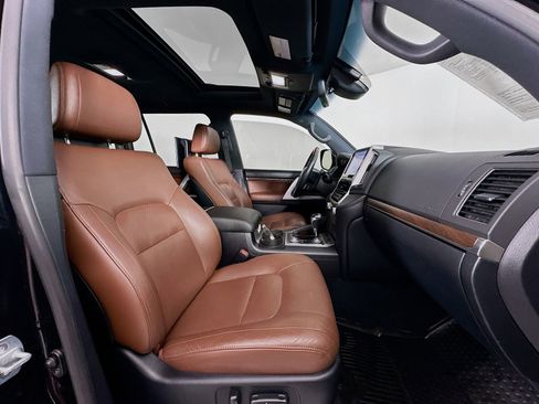 Certified 2017 Toyota Land Cruiser image 33