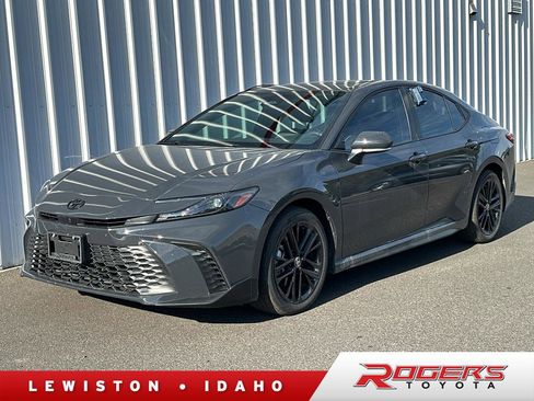 Used 2026 Toyota Camry SE w/ Convenience Package AWD/4WD image 1