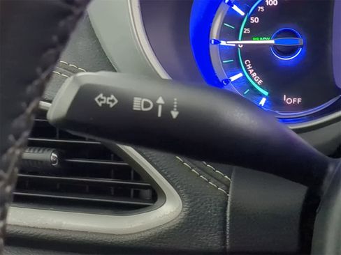 Used 2023 Chrysler Pacifica Touring-L w/ S Appearance Package image 25