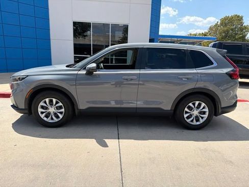 Used 2025 Honda CR-V LX image 8