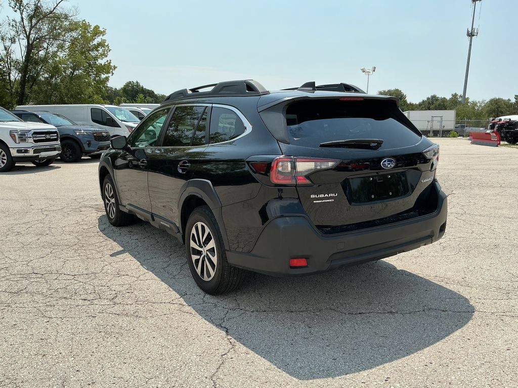 Used 2023 Subaru Outback Premium AWD/4WD image 3
