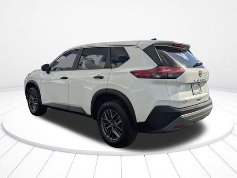 Used 2022 Nissan Rogue S image 5