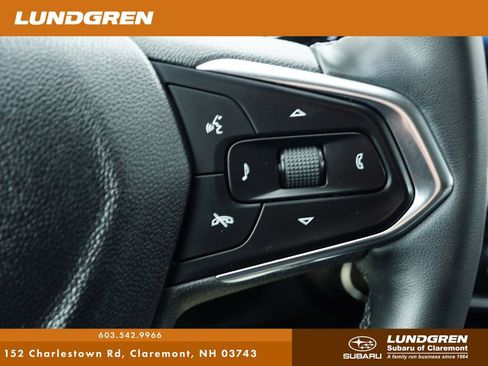 Used 2024 Chevrolet Trax ACTIV w/ Sunroof Package FWD image 17