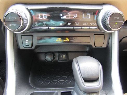 Used 2024 Toyota RAV4 LE image 35