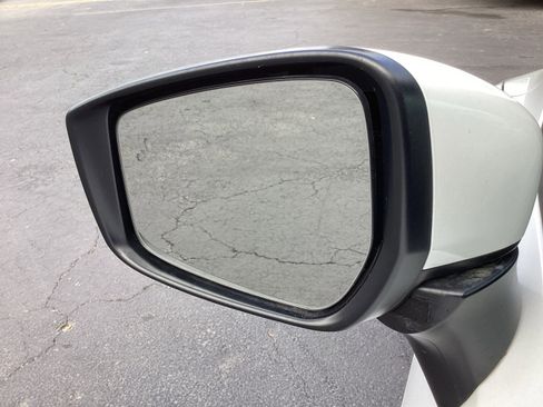 Used 2023 Nissan Versa SV image 28