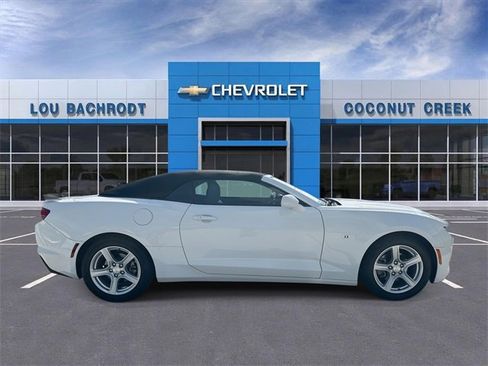 Used 2023 Chevrolet Camaro LT image 9