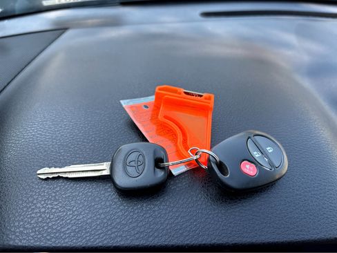 Used 2017 Toyota Tundra SR5 w/ SR5 Upgrade Package image 30