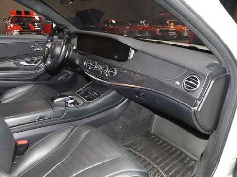 Used 2019 Mercedes-Benz S 560 4MATIC Sedan image 35