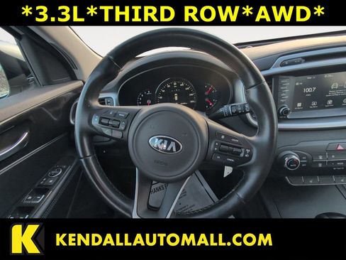 Used 2017 Kia Sorento LX w/ LX V6 Convenience Package image 12