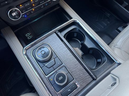 Certified 2018 Ford Expedition Limited image 16