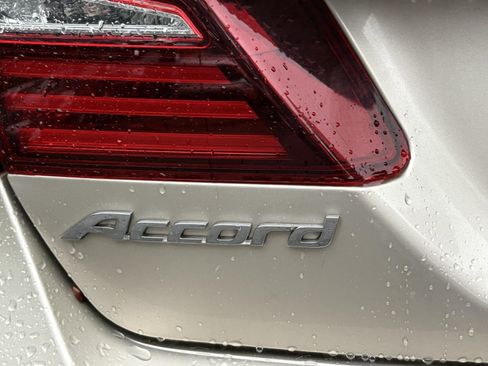 Used 2017 Honda Accord LX image 10