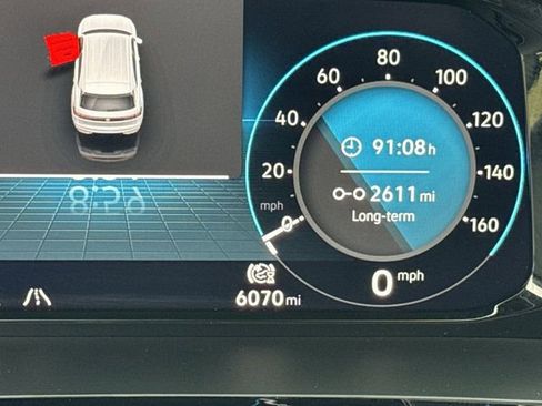 Used 2025 Volkswagen Atlas Cross Sport SE image 18