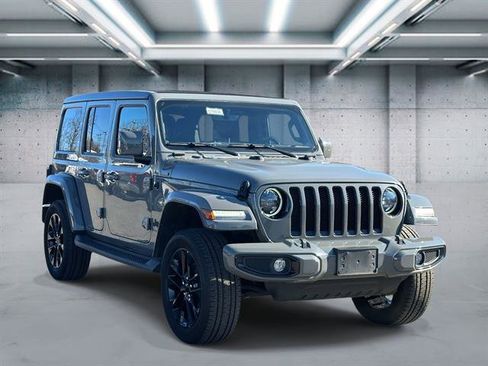 Used 2023 Jeep Wrangler Unlimited Sahara image 2