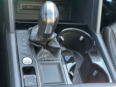 Used 2023 Volkswagen Atlas Cross Sport SE w/ Panoramic Sunroof Package image 18