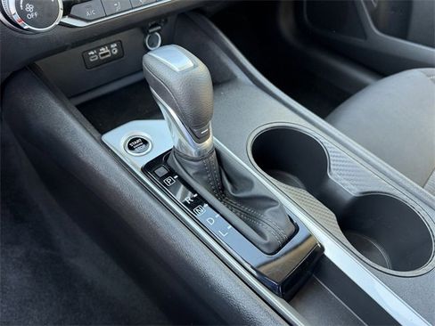 Used 2025 Nissan Altima 2.5 SV image 17