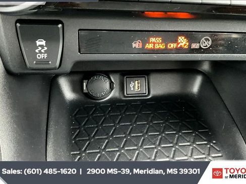 Used 2024 Toyota RAV4 XLE image 21