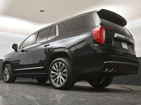 Used 2021 GMC Yukon Denali w/ Denali Premium Package AWD/4WD image 14