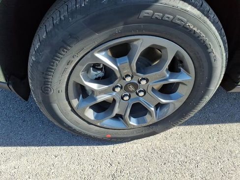 New 2025 Ford Maverick XLT FWD image 17