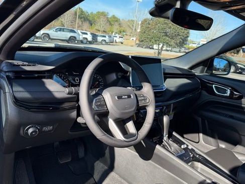 New 2026 Jeep Compass Latitude image 16