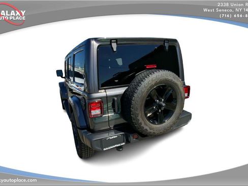 Used 2021 Jeep Wrangler Unlimited Sahara AWD/4WD image 7