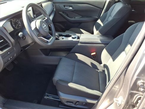 Used 2024 Nissan Rogue SV image 10