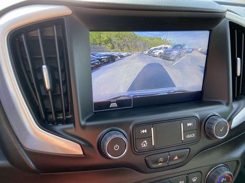 Used 2022 GMC Terrain SLT image 21