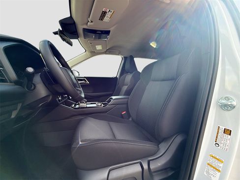 New 2025 Mitsubishi Outlander ES image 21