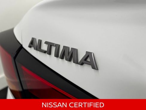 Certified 2025 Nissan Altima 2.5 SV FWD image 10