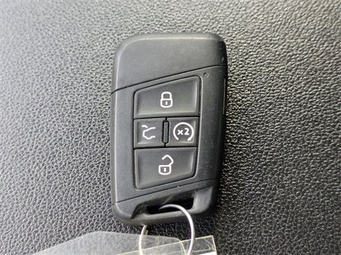 Used 2022 Volkswagen Atlas Cross Sport SE image 30