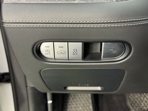 Used 2023 Genesis G90 3.5T image 19