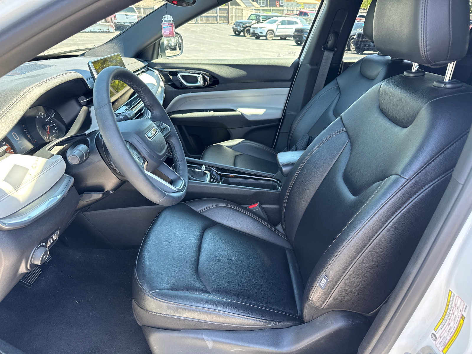 Used 2024 Jeep Compass Limited AWD/4WD image 9