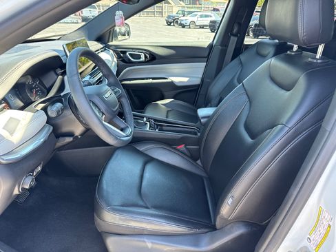 Used 2024 Jeep Compass Limited AWD/4WD image 9