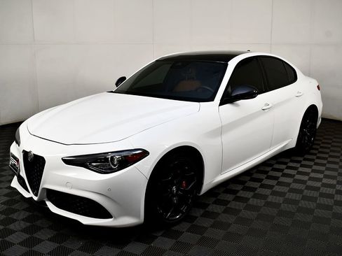 Used 2020 Alfa Romeo Giulia AWD w/ Quick Order Package 22J Sport image 48