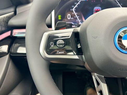 New 2026 BMW i5 eDrive40 w/ M Sport Package image 11