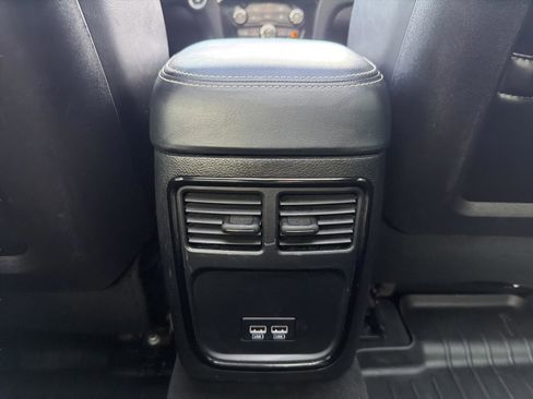 Used 2023 Chrysler 300 S image 10