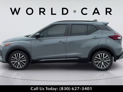 Used 2021 Nissan Kicks SR w/ SR Premium Package FWD image 12