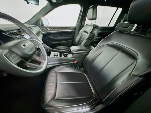 Used 2024 Jeep Grand Cherokee L Limited w/ Luxury Tech Group II image 13