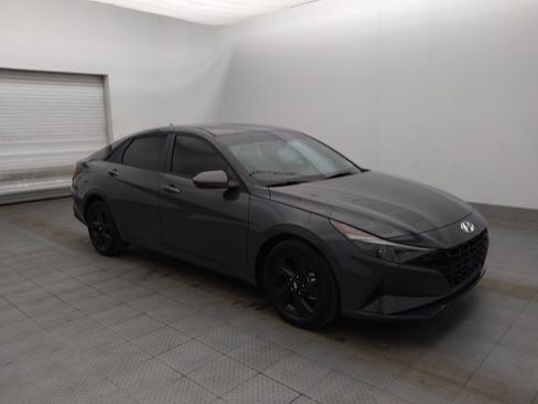 Used 2023 Hyundai Elantra SEL image 11